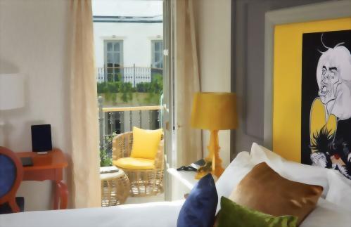 Aria Rooms with a Music Garden view are 390-425 square feet and offer an eclectic New Baroque design inspired by varied musical genres.