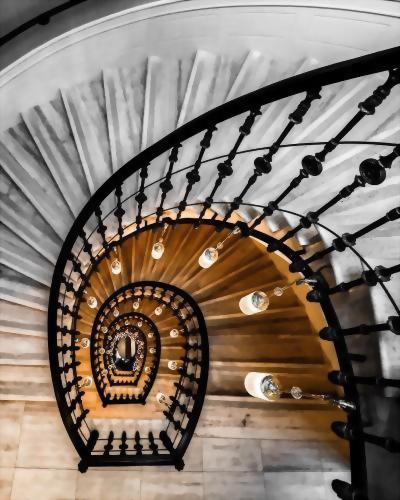 Staircase detail by M&aacute;rton Mogyor&oacute;sy